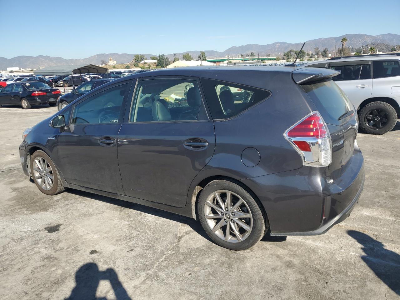 Image 2 of 2017 TOYOTA PRIUS V  2017 with VIN JTDZN3EU2HJ072720