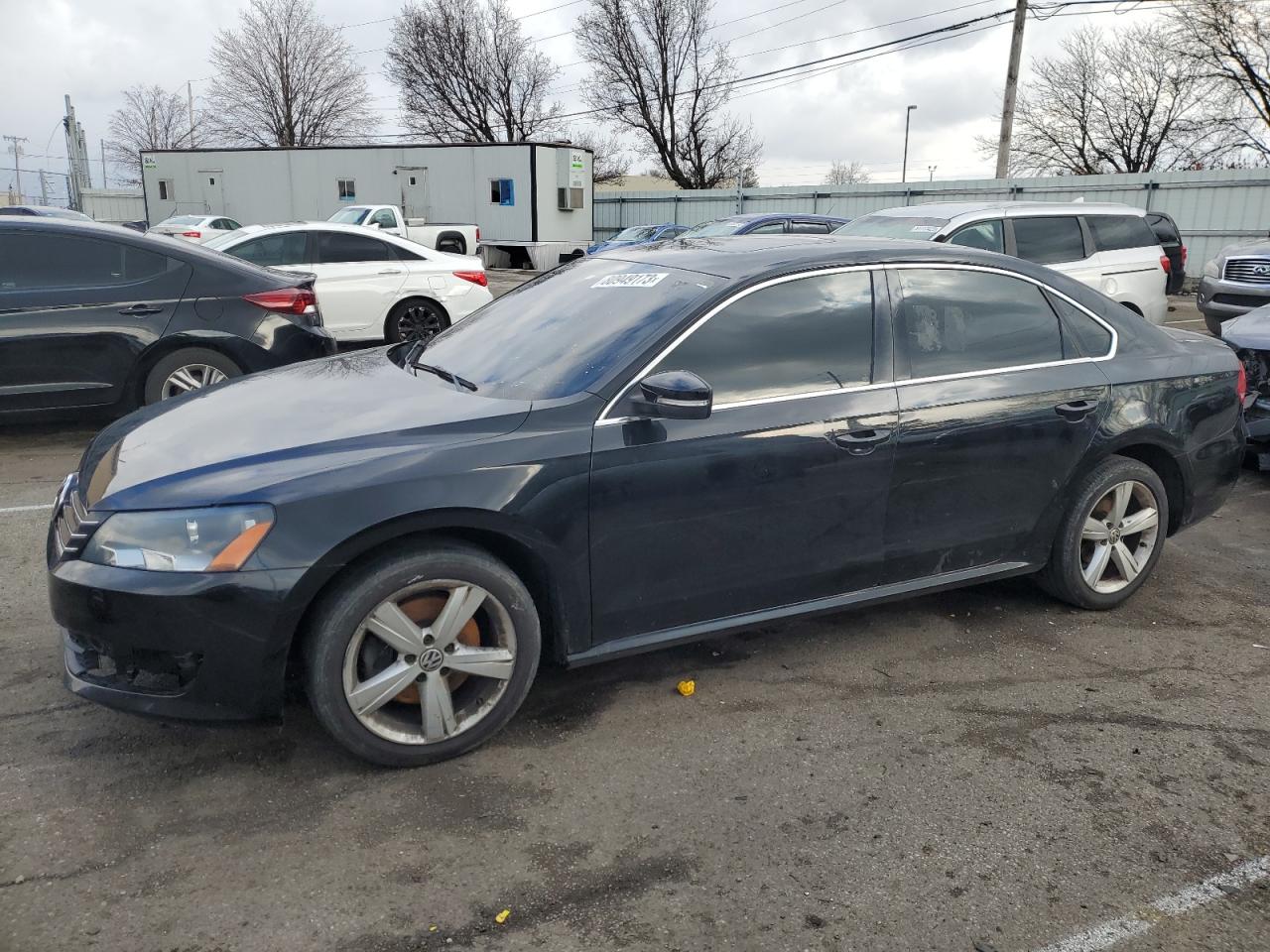 Image 1 of 2013 VOLKSWAGEN PASSAT SE 2013 with VIN 1VWBH7A32DC014194