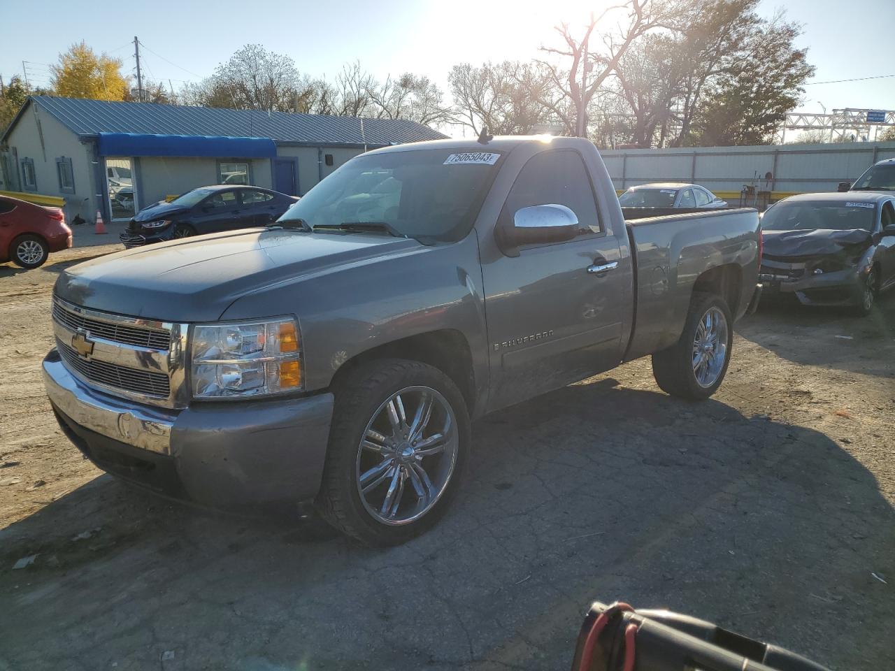 Image 1 of 2007 CHEVROLET SILVERADO C1500 2007 with VIN 1GCEC14CX7Z614857