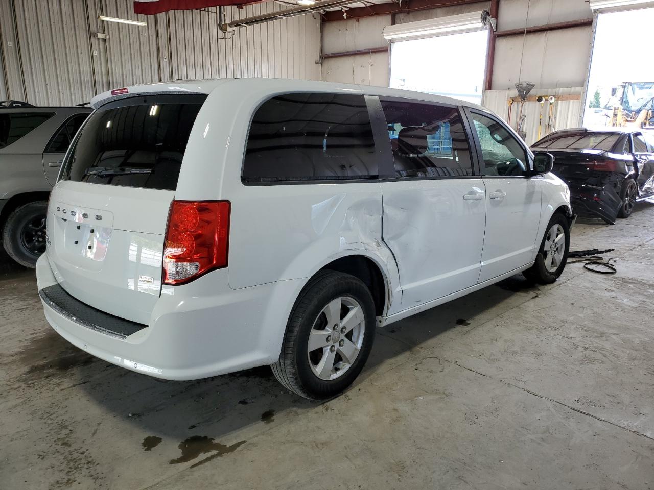 Изображение 3 2018 DODGE GRAND CARAVAN SE 2018 с VIN 2C4RDGBGXJR337894