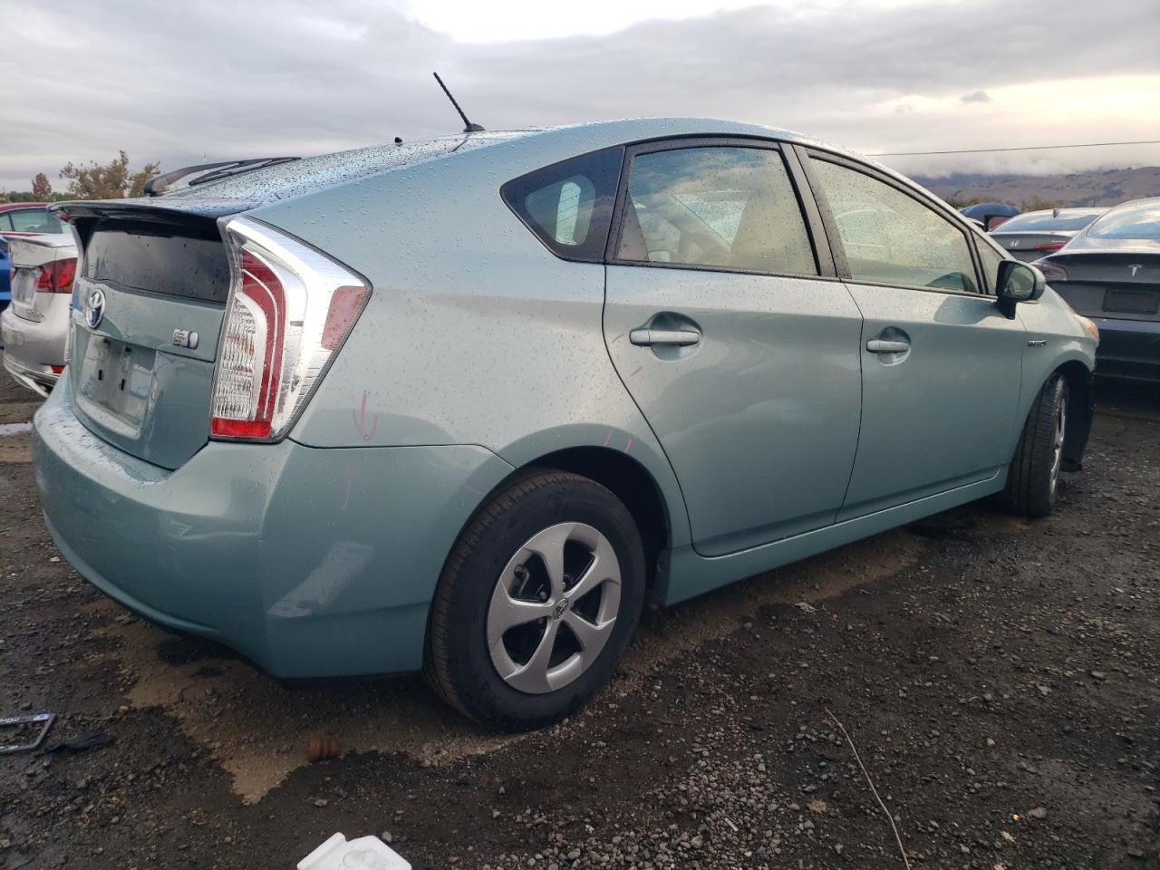 Image 3 of 2013 TOYOTA PRIUS  2013 with VIN JTDKN3DU2D1725494