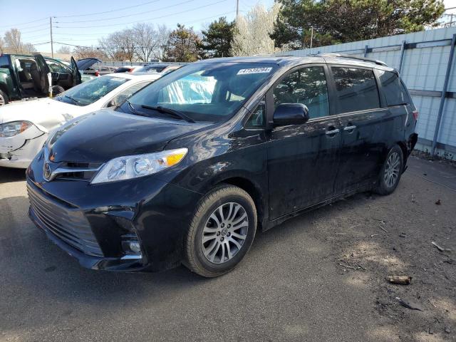 Obraz 1 z 2019 TOYOTA SIENNA XLE 2019 z VIN 5TDYZ3DC3KS984453