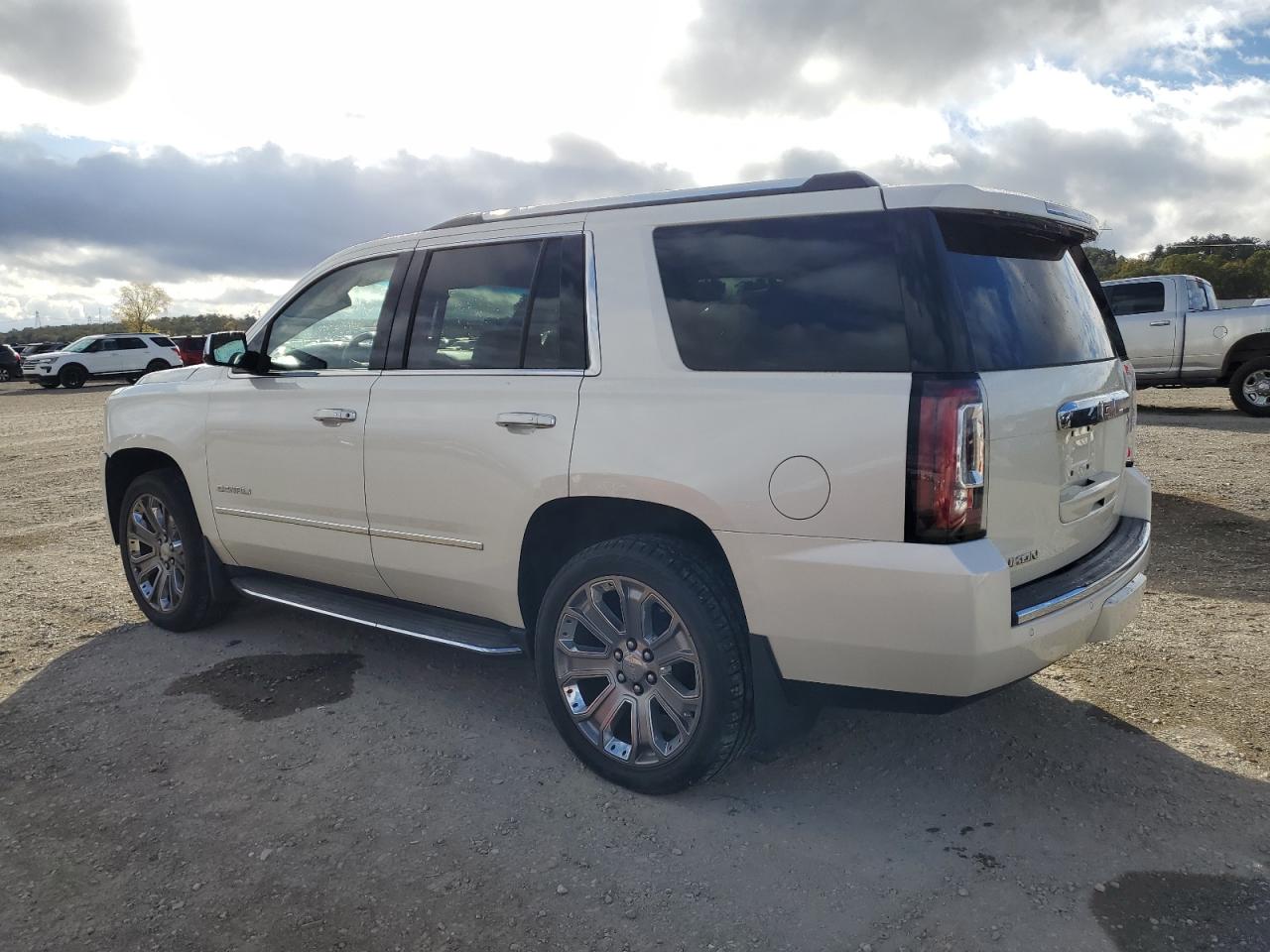 Image 2 of 2015 GMC YUKON DENALI 2015 with VIN 1GKS2CKJ6FR704514