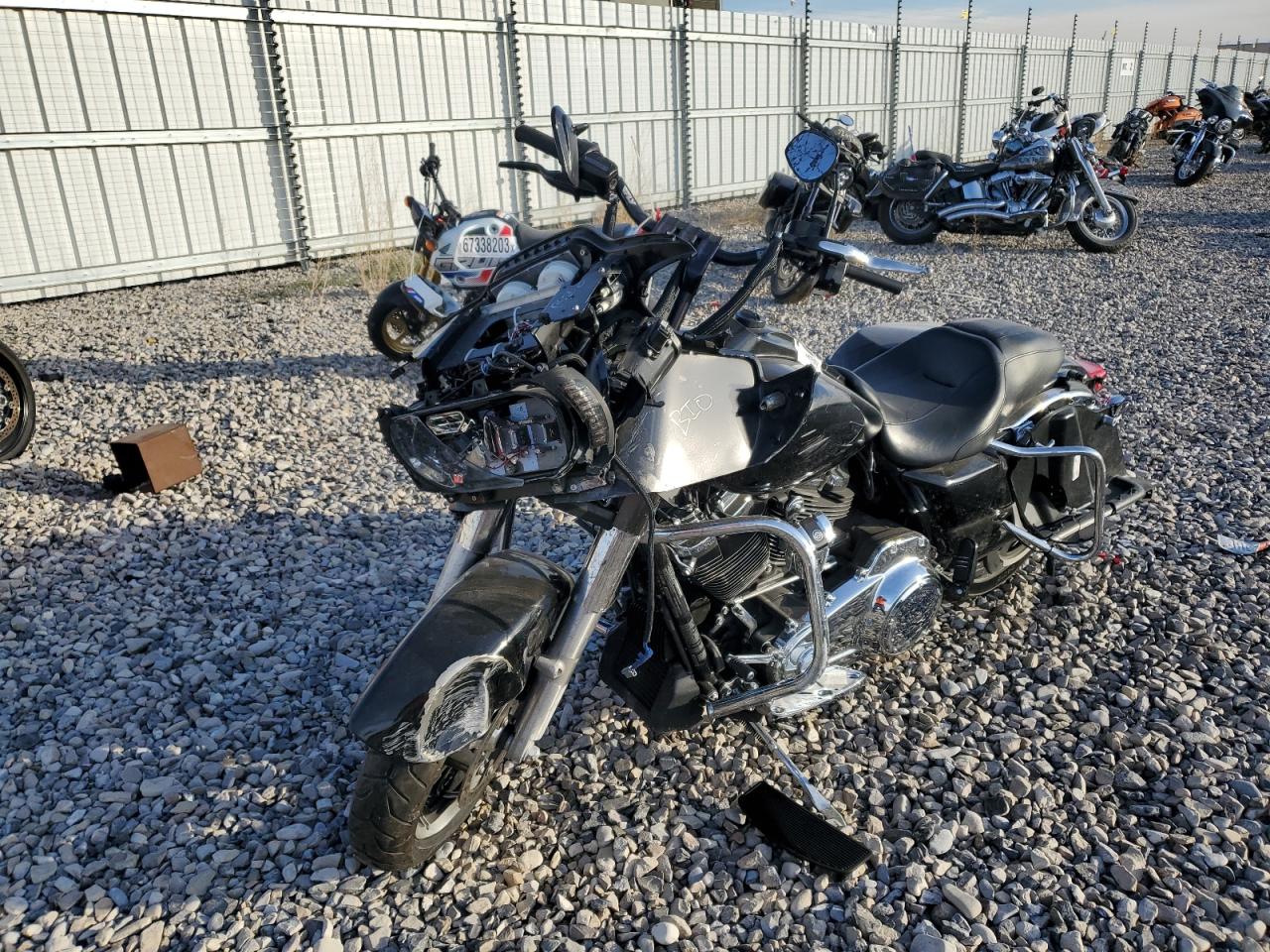 Image 2 of 2019 HARLEY-DAVIDSON FLHTP  2019 with VIN 1HD1FMP17KB672944
