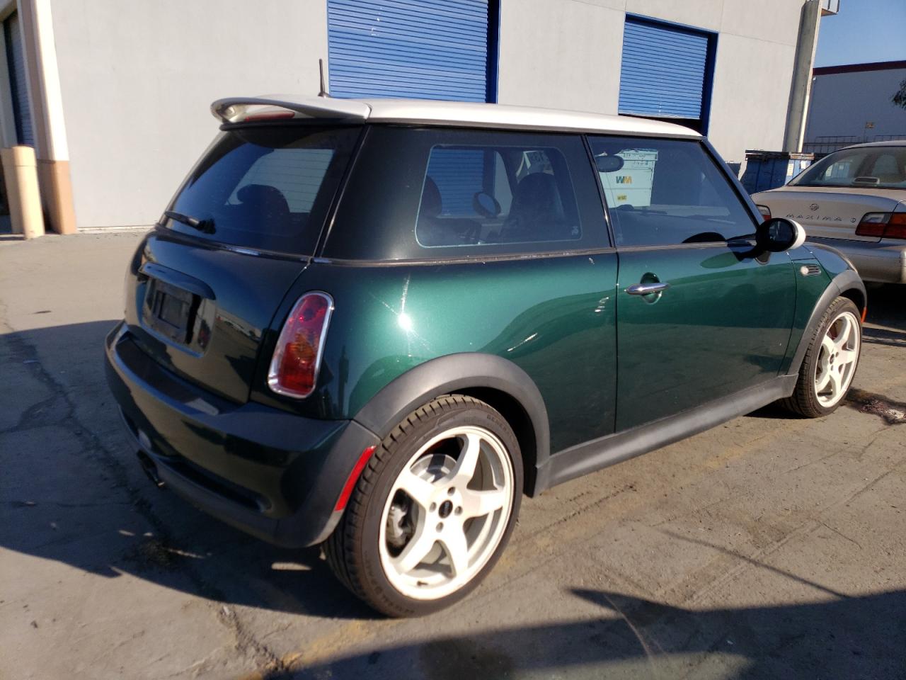 Image 3 of 2004 MINI COOPER S 2004 with VIN WMWRE33404TD83953