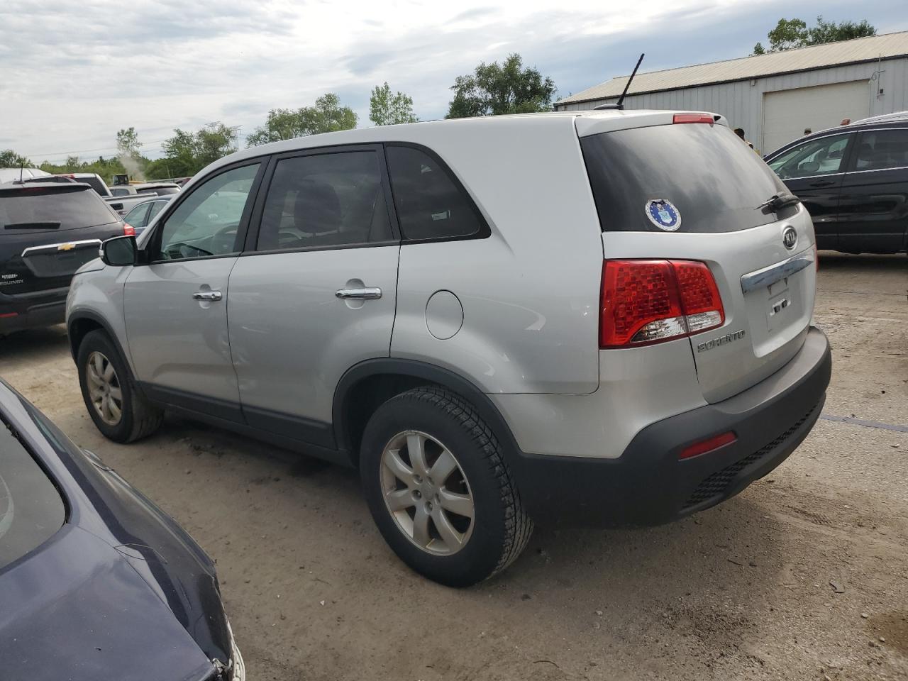 Изображение 2 2013 KIA SORENTO LX 2013 с VIN 5XYKT3A17DG372895