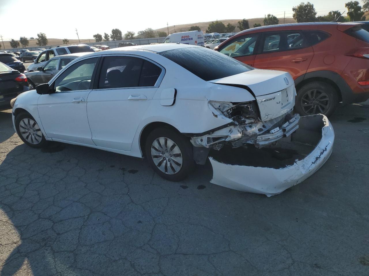 Изображение 2 2010 HONDA ACCORD LX 2010 с VIN 1HGCP2F32AA133880