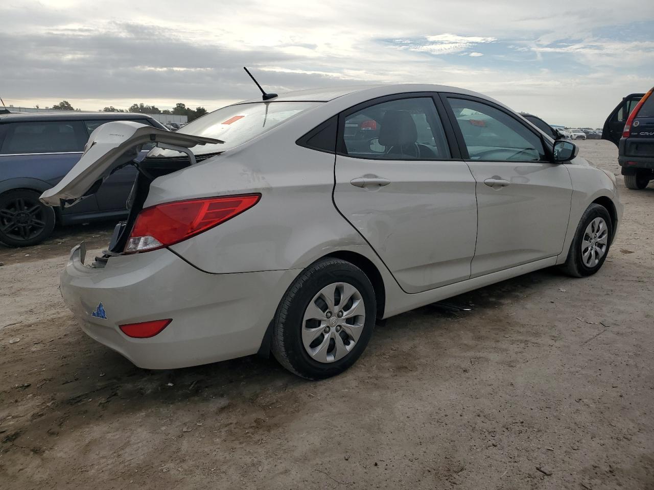 Obraz 3 z 2015 HYUNDAI ACCENT GLS 2015 z VIN KMHCT4AE7FU925698