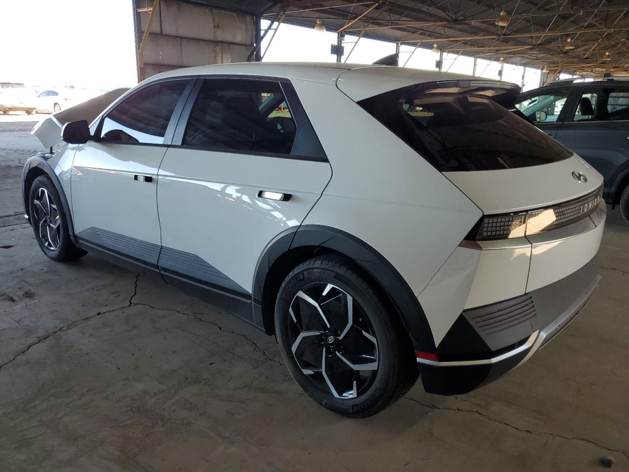 Image 2 of 2022 HYUNDAI IONIQ 5 SEL 2022 with VIN KM8KN4AE3NU066078