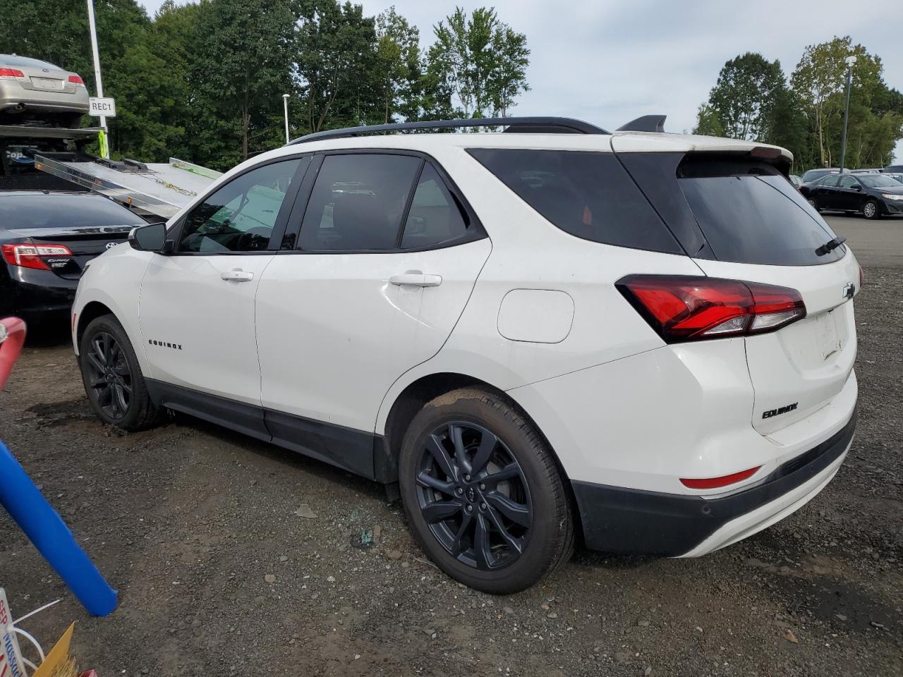 Image 2 of 2022 CHEVROLET EQUINOX RS 2022 with VIN 3GNAXWEV2NS189961