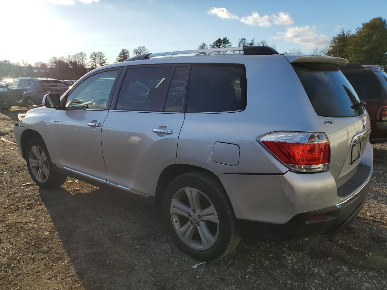 Image 2 of 2013 TOYOTA HIGHLANDER LIMITED 2013 with VIN 5TDDK3EH9DS208943