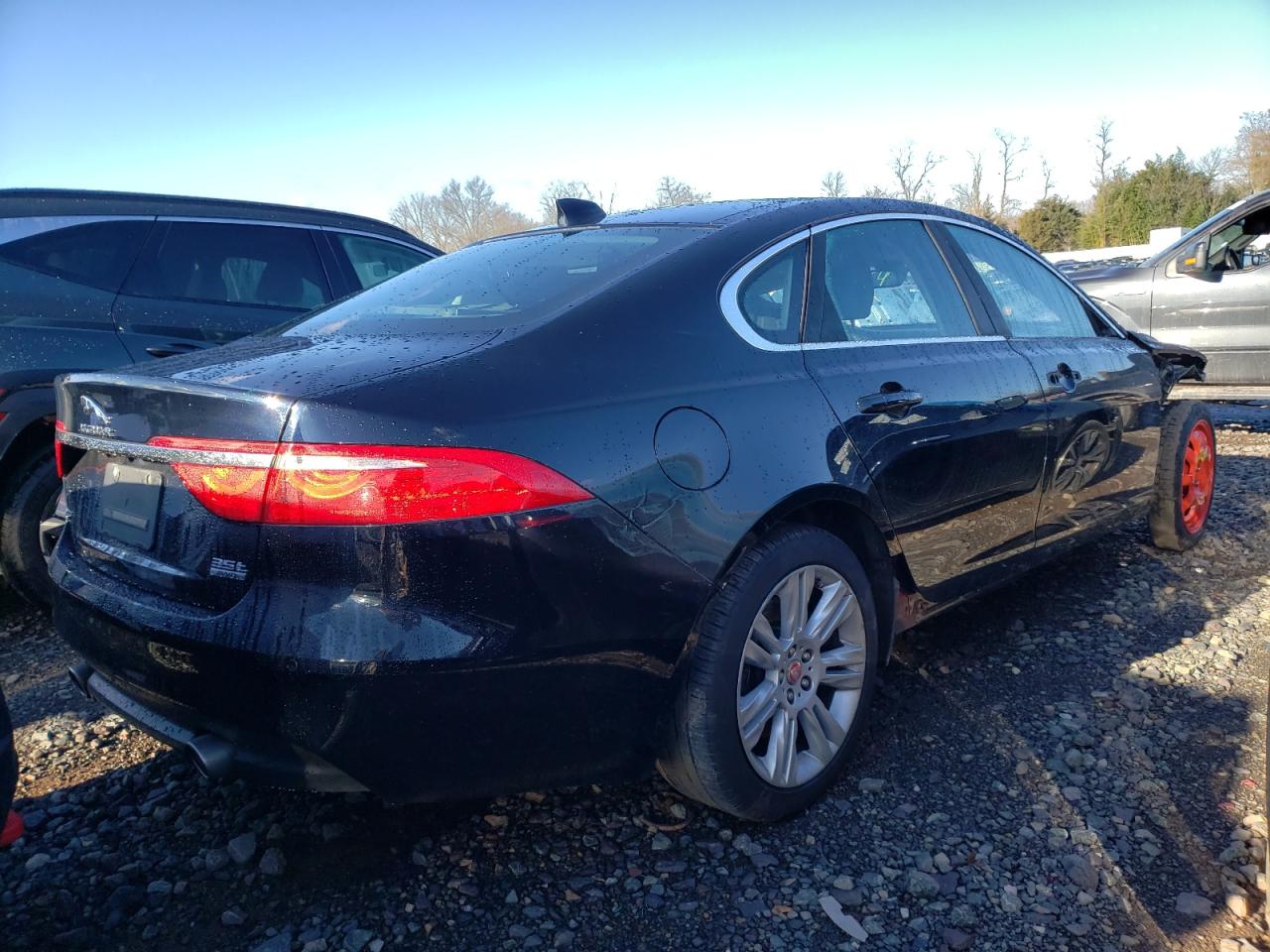 Image 3 of 2016 JAGUAR XF PREMIUM 2016 with VIN SAJBJ4BV5GCY20980