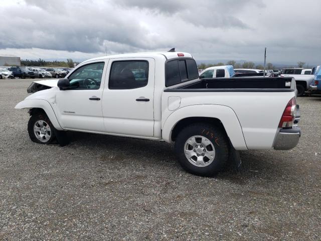 Obraz 2 z 2014 TOYOTA TACOMA DOUBLE CAB 2014 z VIN 3TMLU4EN0EM136730