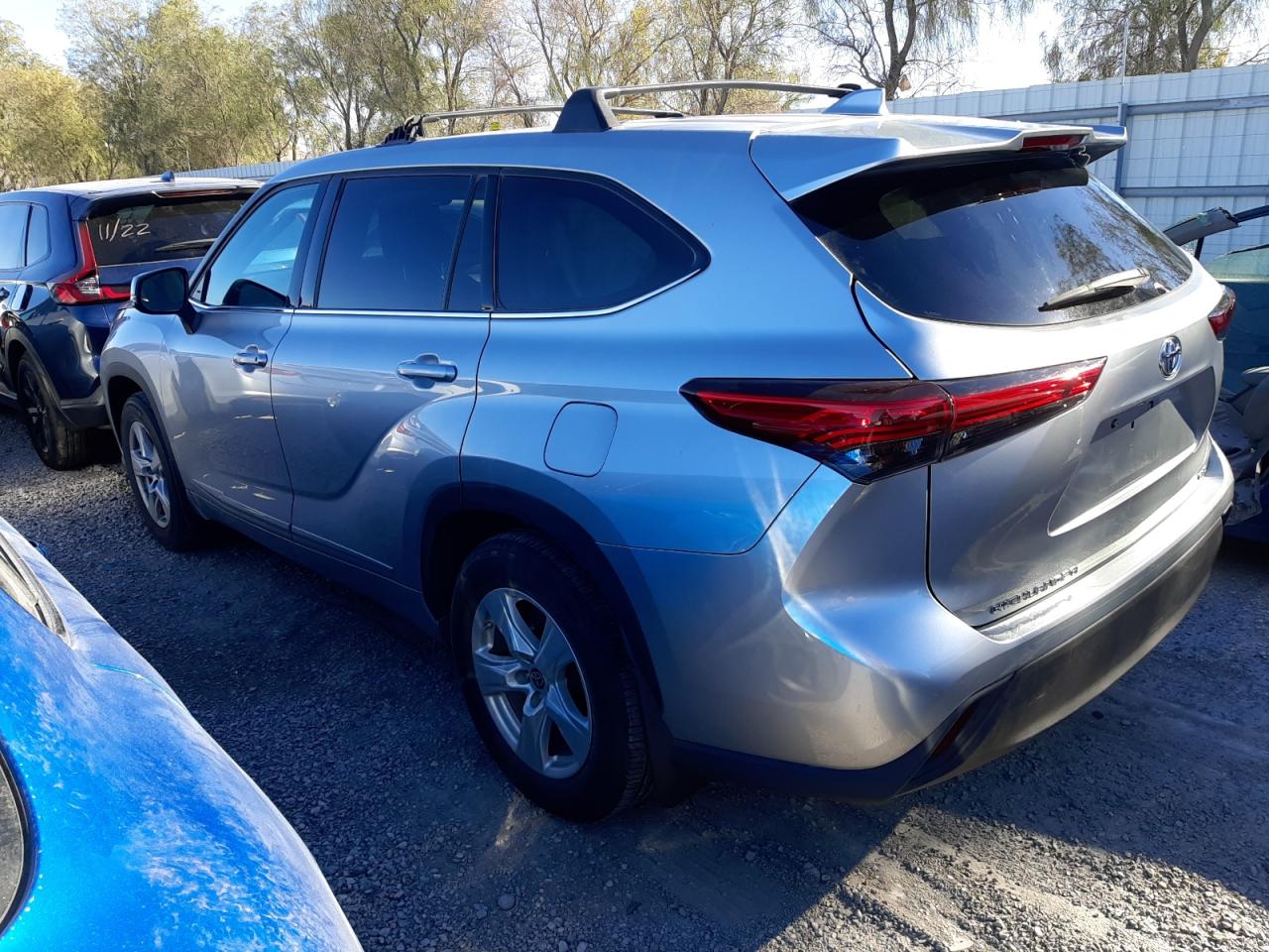Image 2 of 2020 TOYOTA HIGHLANDER L 2020 with VIN 5TDCZRBH4LS041551