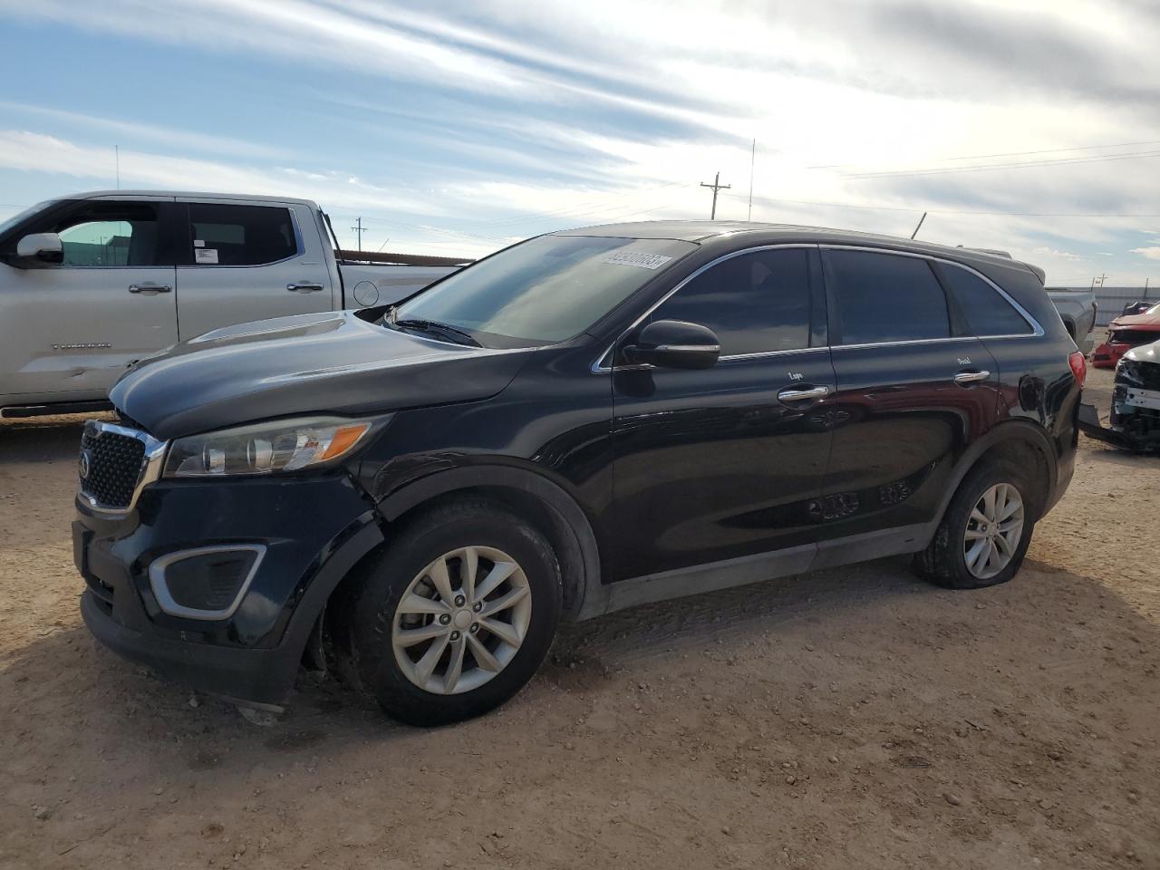 Image 1 of 2016 KIA SORENTO LX 2016 with VIN 5XYPG4A31GG068550