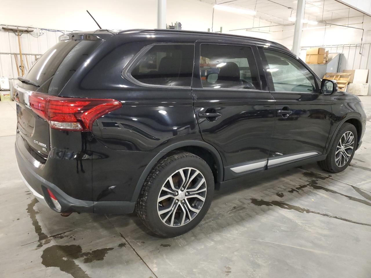 Изображение 3 2016 MITSUBISHI OUTLANDER SE 2016 с VIN JA4AZ3A35GZ022001