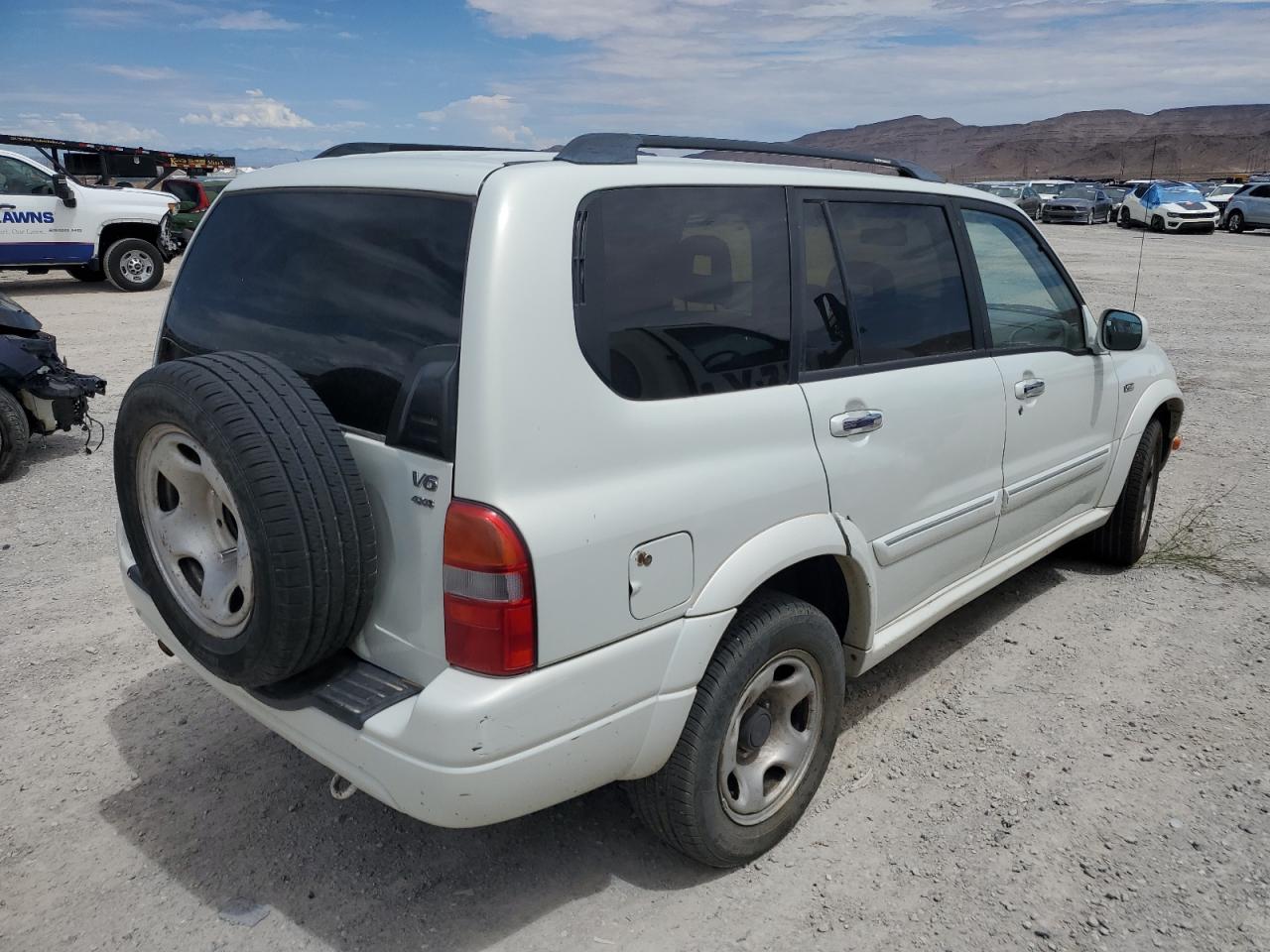 Image 3 of 2002 SUZUKI XL7 PLUS 2002 with VIN JS3TX92V624110005