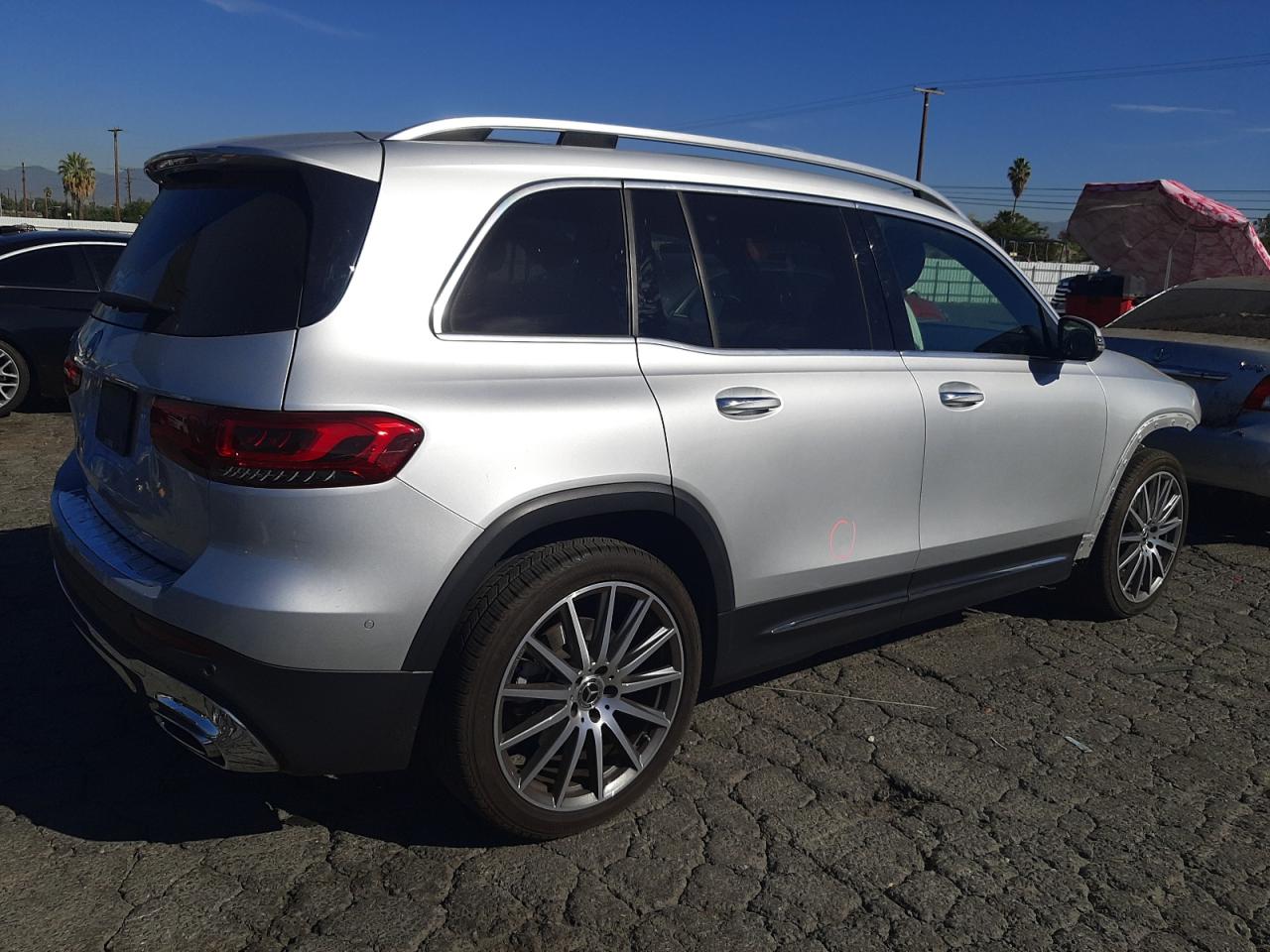 Image 3 of 2020 MERCEDES-BENZ GLB 250 2020 with VIN W1N4M4GB9LW067338