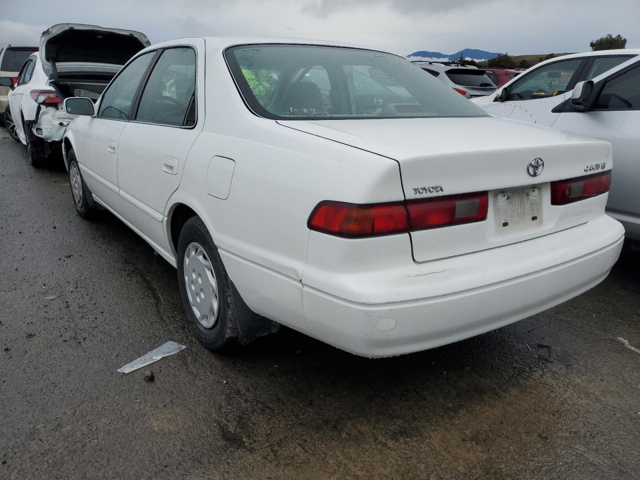 Image 2 of 1998 TOYOTA CAMRY CE 1998 with VIN JT2BG22K1W0161814
