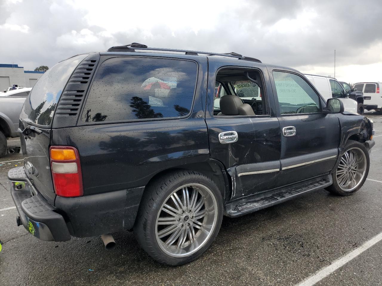 Image 3 of 2002 CHEVROLET TAHOE C1500 2002 with VIN 1GNEC13T82R310945
