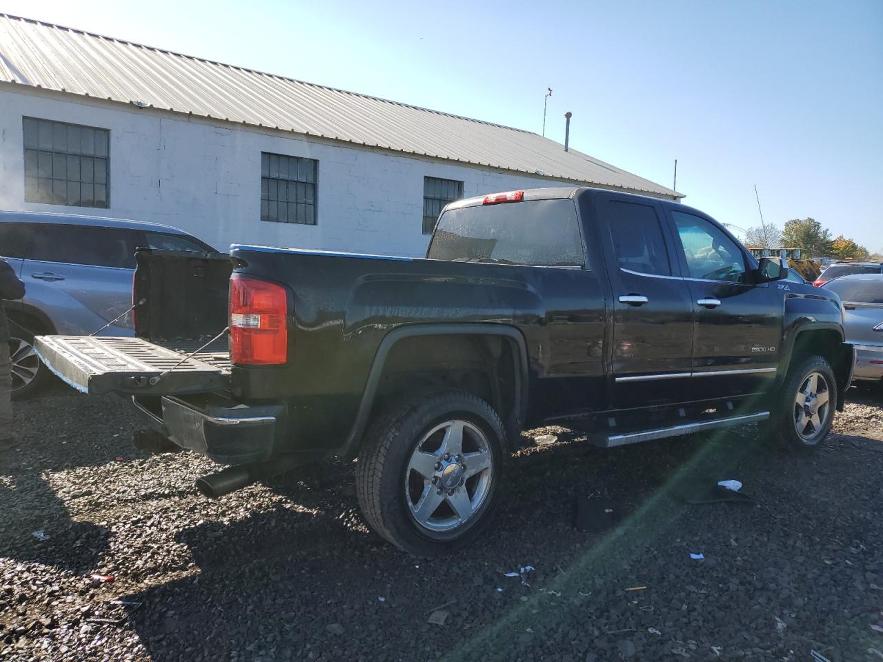 Obraz 3 z 2015 GMC SIERRA K2500 SLT 2015 z VIN 1GT22ZEG1FZ107723