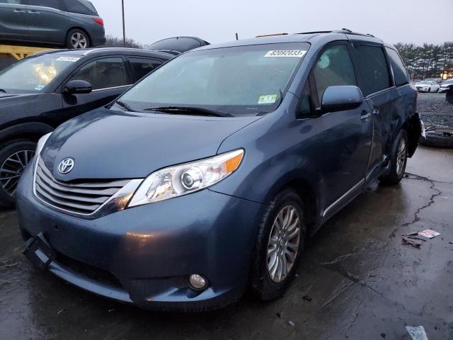 2017 TOYOTA SIENNA XLE 2017 image