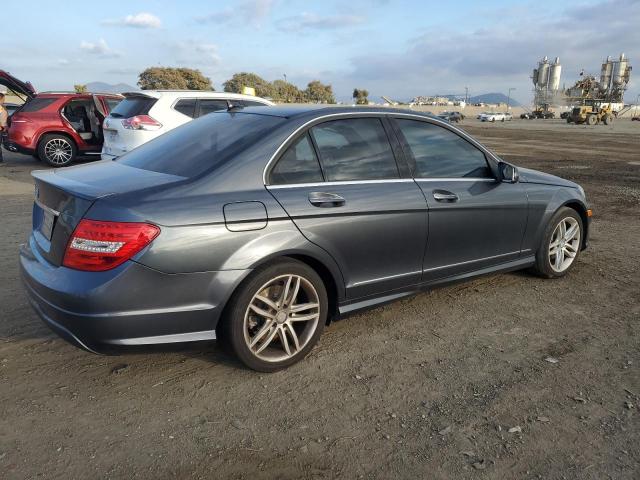 Obraz 3 z 2013 MERCEDES-BENZ C 250 2013 z VIN WDDGF4HBXDA833336