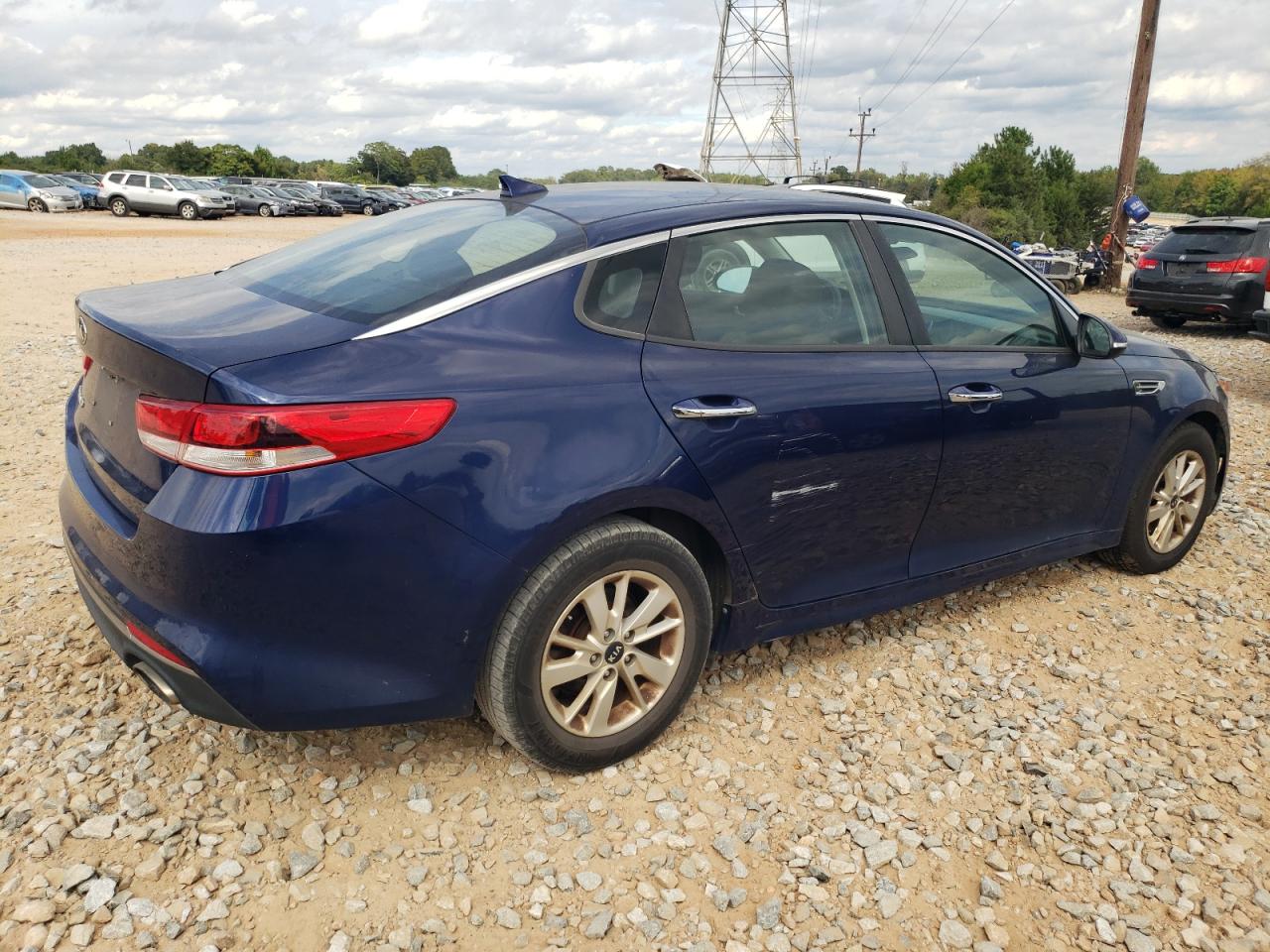 Изображение 3 2017 KIA OPTIMA LX 2017 с VIN 5XXGT4L37HG152354