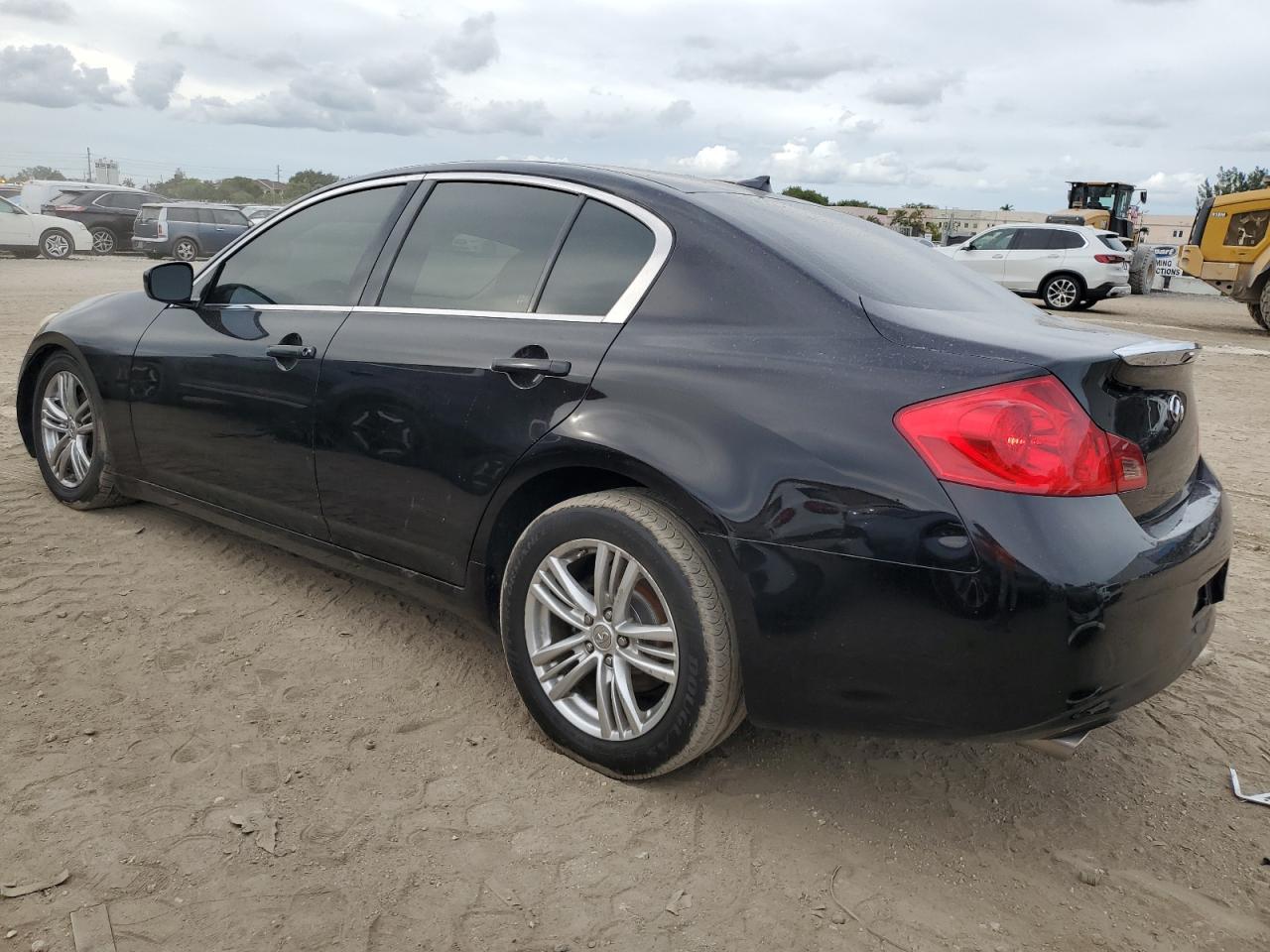 Image 2 of 2013 INFINITI G37 BASE 2013 with VIN JN1CV6AP3DM301019