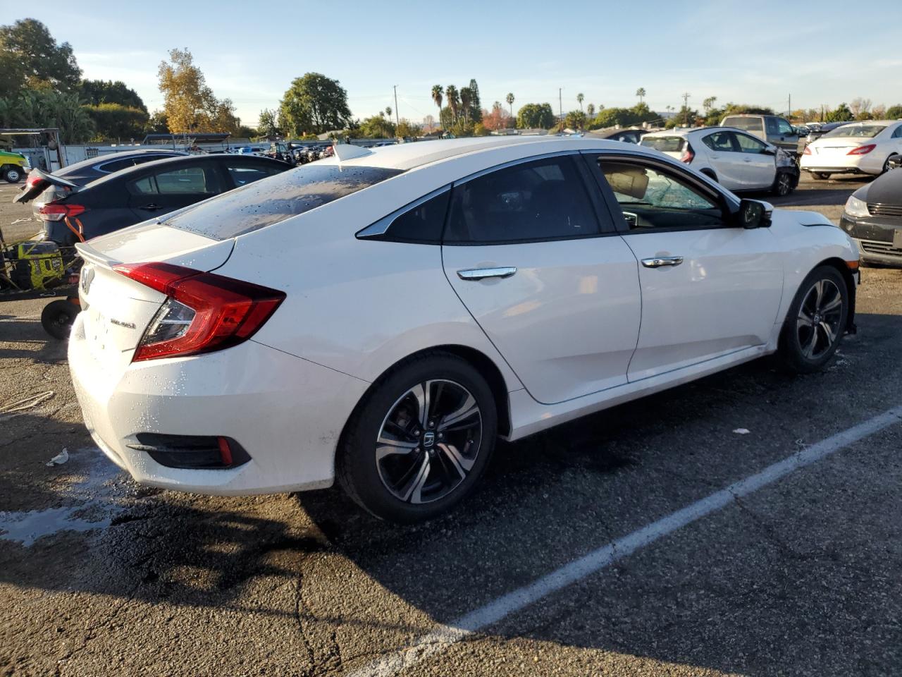 Obraz 3 z 2017 HONDA CIVIC TOURING 2017 z VIN 2HGFC1F99HH637118