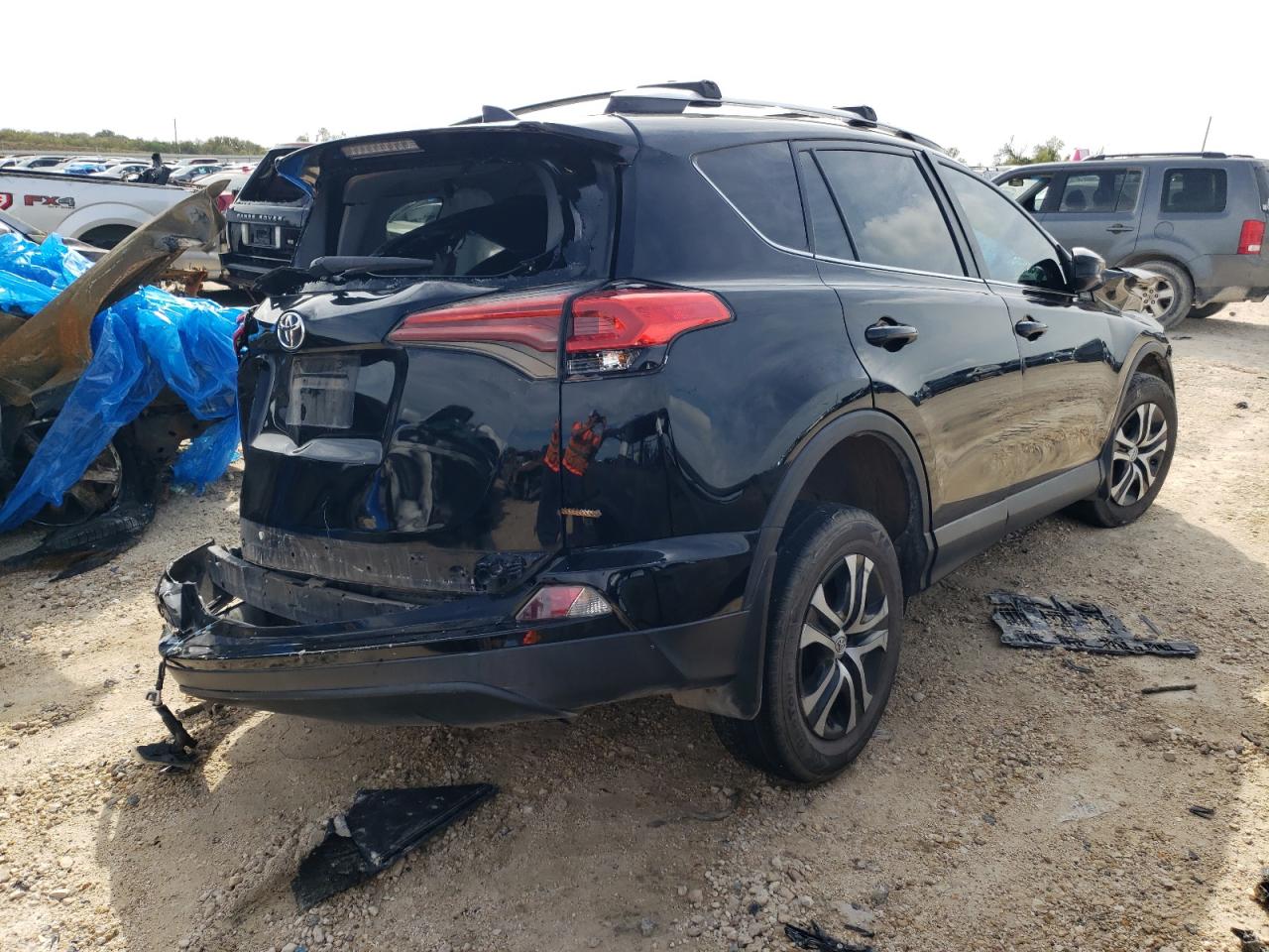 Image 3 of 2016 TOYOTA RAV4 LE 2016 with VIN 2T3ZFREV2GW247671