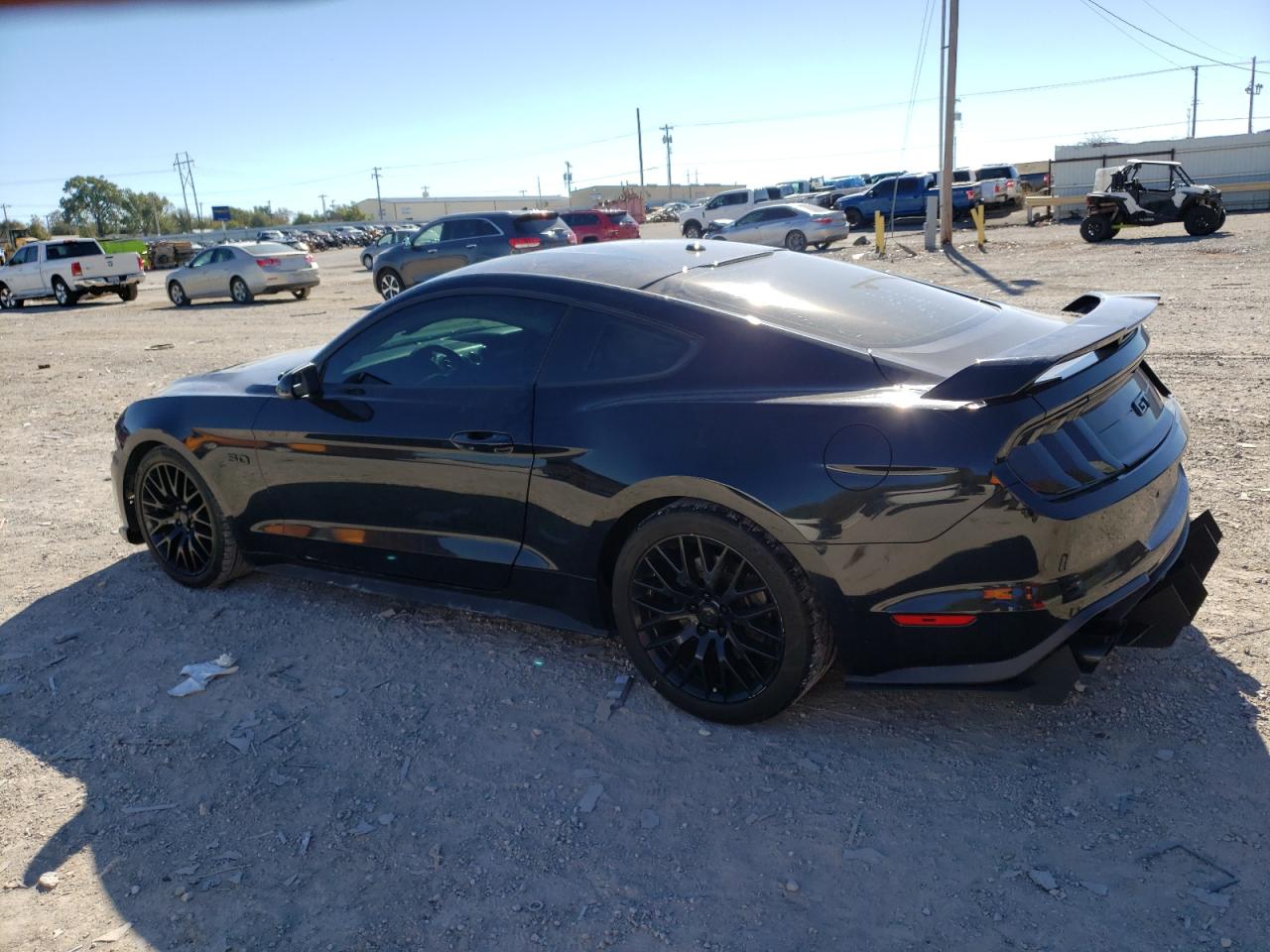 Obraz 2 z 2018 FORD MUSTANG GT 2018 z VIN 1FA6P8CF2J5121630