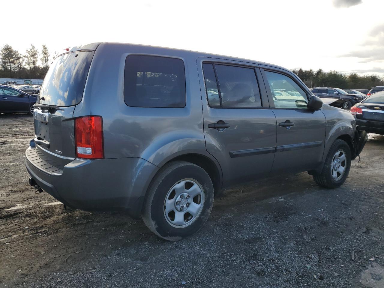 Изображение 3 2011 HONDA PILOT LX 2011 с VIN 5FNYF4H2XBB068793