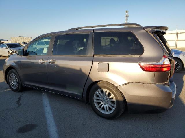 Изображение 2 2017 TOYOTA SIENNA XLE 2017 с VIN 5TDYZ3DC3HS889769