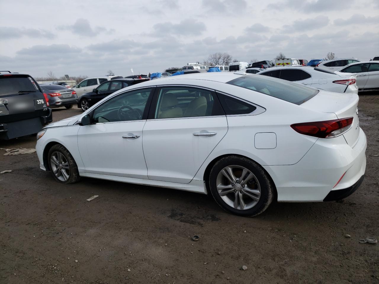 Image 2 of 2018 HYUNDAI SONATA SPORT 2018 with VIN 5NPE34AF8JH631879