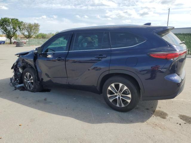 Image 2 of 2021 TOYOTA HIGHLANDER XLE 2021 with VIN 5TDHZRAH5MS524409