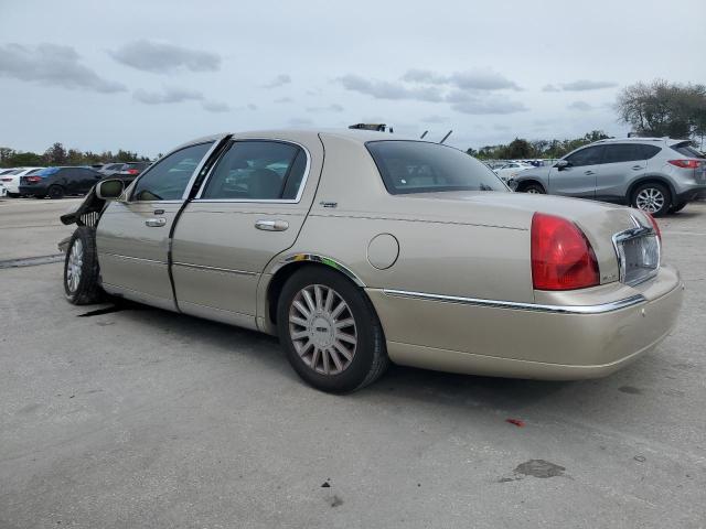 Image 2 of 2005 LINCOLN TOWN CAR SIGNATURE LIMITED 2005 with VIN 1LNHM82W95Y642549