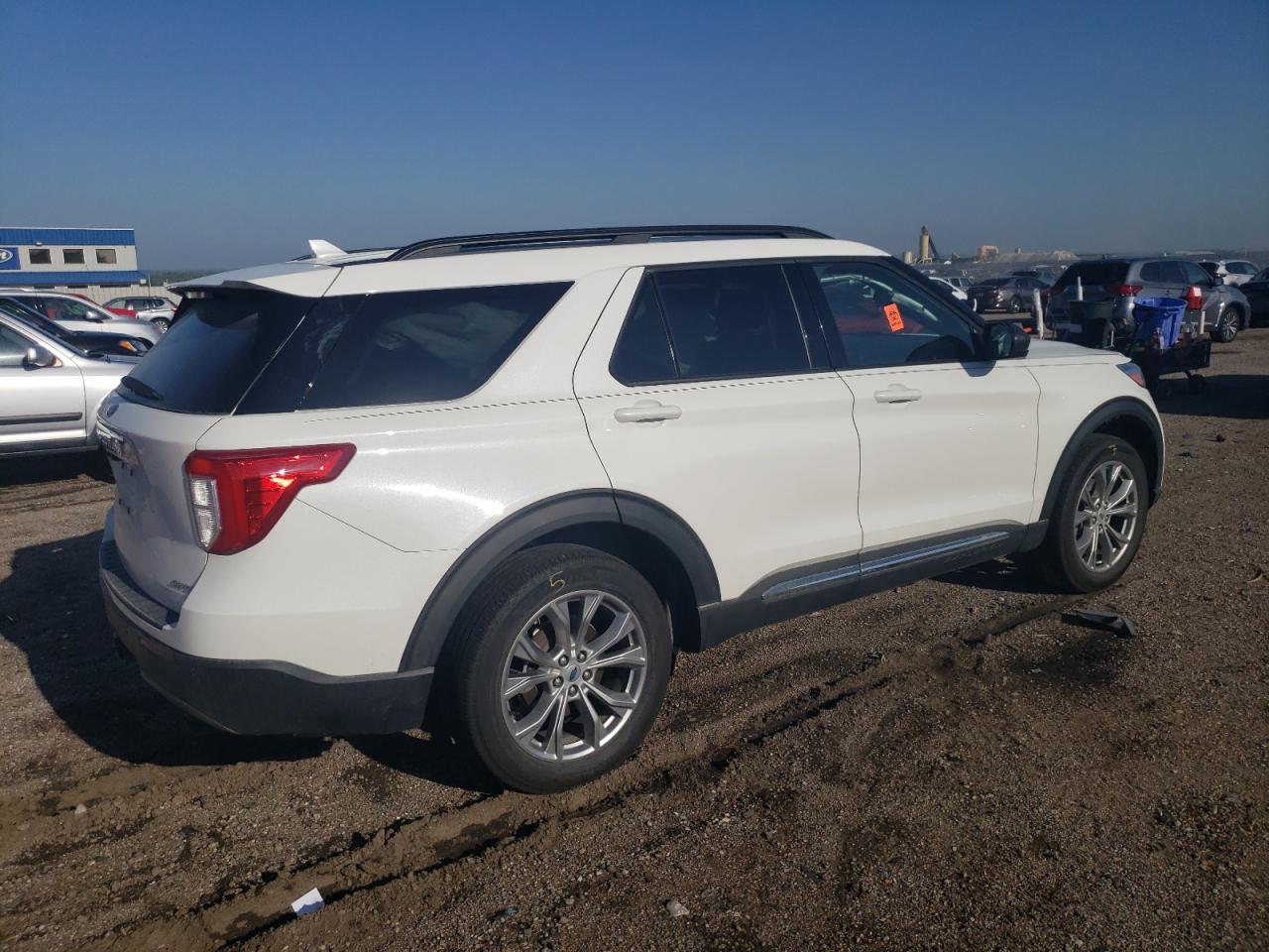 Изображение 3 2022 FORD EXPLORER XLT 2022 с VIN 1FMSK8DH8NGA67408