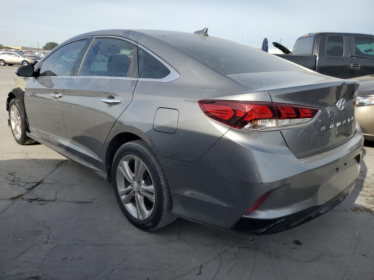 Изображение 2 2019 HYUNDAI SONATA LIMITED 2019 с VIN 5NPE34AF4KH762521