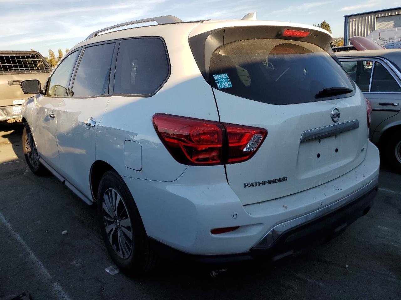 Obraz 2 z 2020 NISSAN PATHFINDER SL 2020 z VIN 5N1DR2CN8LC615582