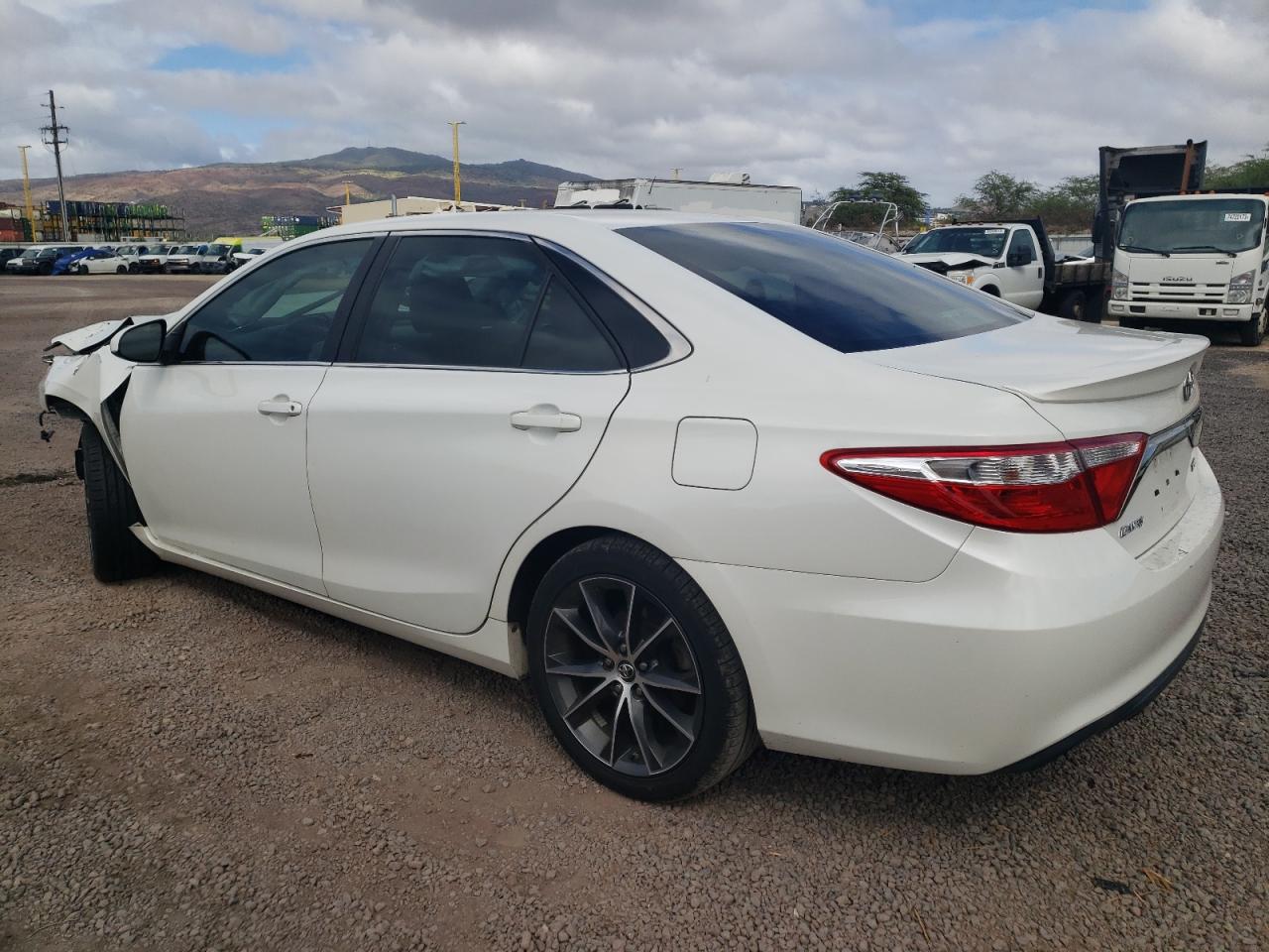 Изображение 2 2015 TOYOTA CAMRY LE 2015 с VIN 4T1BF1FK3FU925522