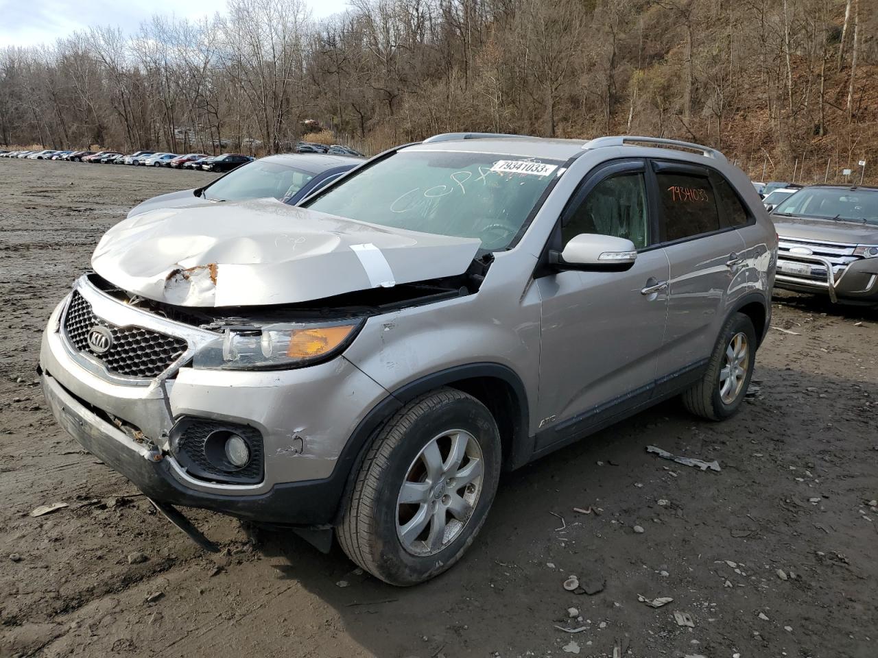 Image 1 of 2013 KIA SORENTO LX 2013 with VIN 5XYKTDA29DG351853