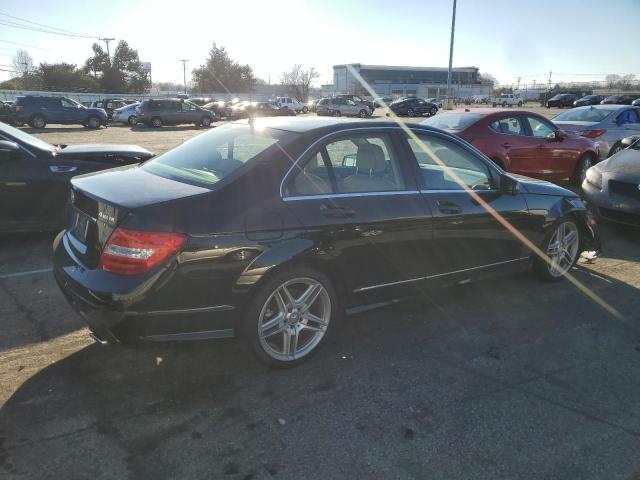 Obraz 3 z 2013 MERCEDES-BENZ C 300 4MATIC 2013 z VIN WDDGF8AB6DR287539