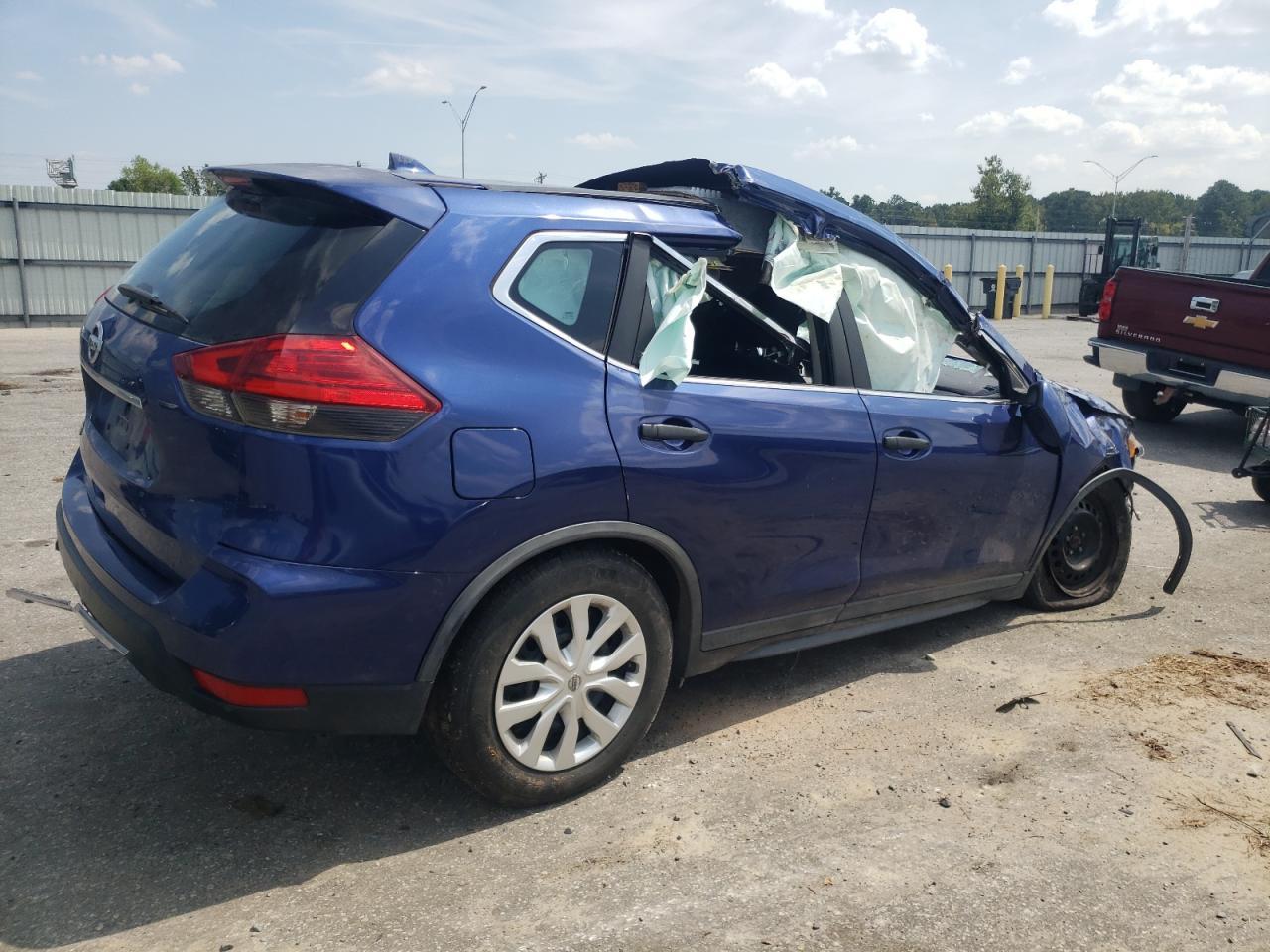 Изображение 3 2017 NISSAN ROGUE S 2017 с VIN KNMAT2MT0HP555089