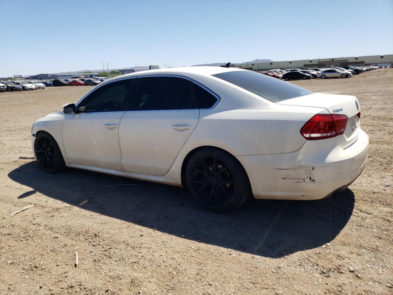 Obraz 2 z 2013 VOLKSWAGEN PASSAT SE 2013 z VIN 1VWBP7A36DC066060