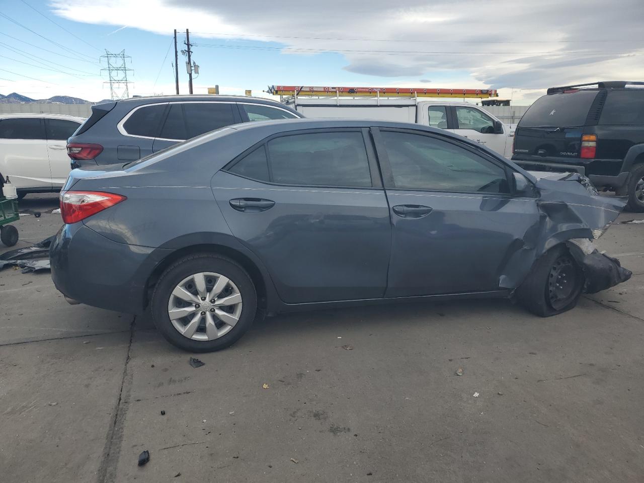 Obraz 3 z 2015 TOYOTA COROLLA L 2015 z VIN 5YFBURHEXFP295818