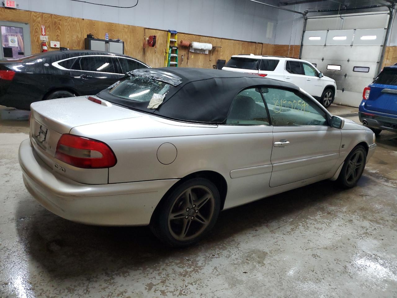 Image 3 of 2000 VOLVO C70 TURBO 2000 with VIN YV1NC56D9YJ009512