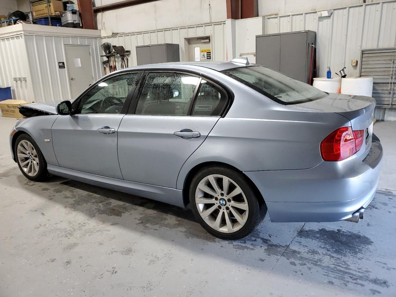 Obraz 2 z Bmw 328 I 2011 z VIN WBAPH7G57BNN02444
