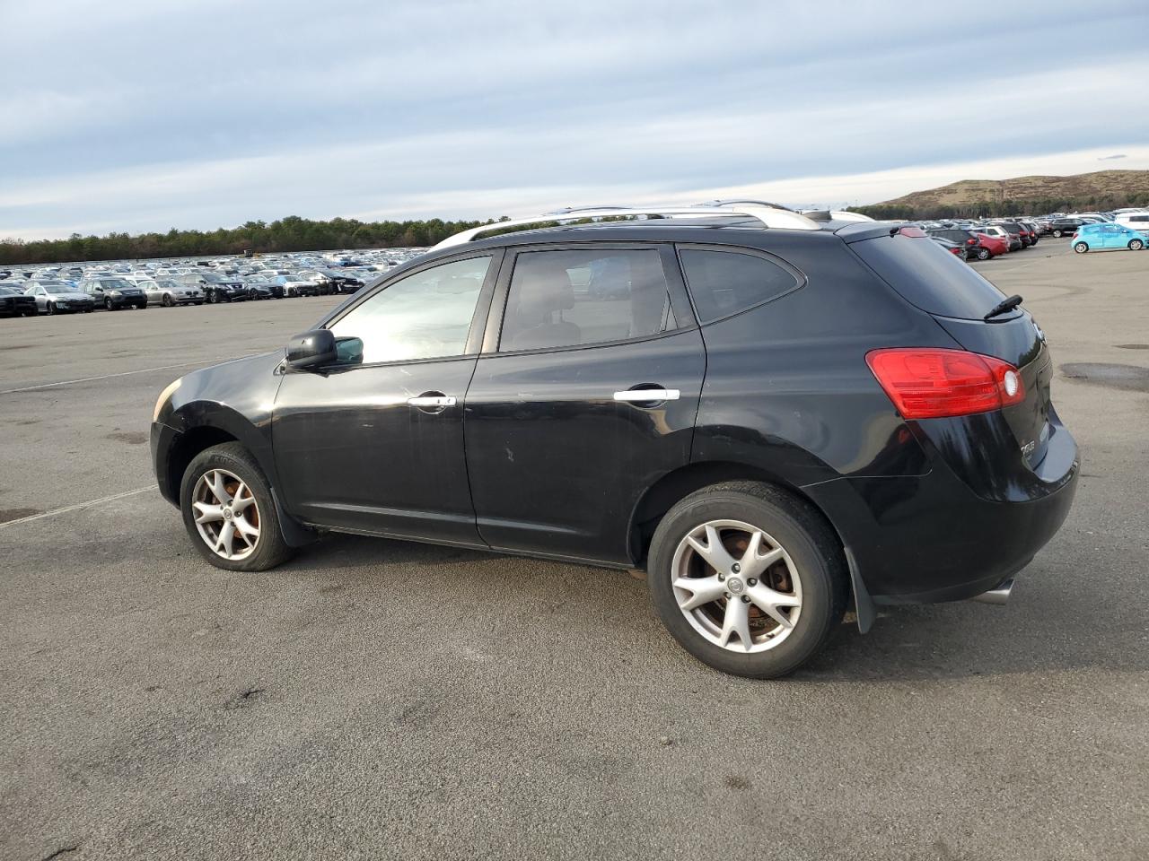Image 2 of 2010 NISSAN ROGUE S 2010 with VIN JN8AS5MV8AW605825