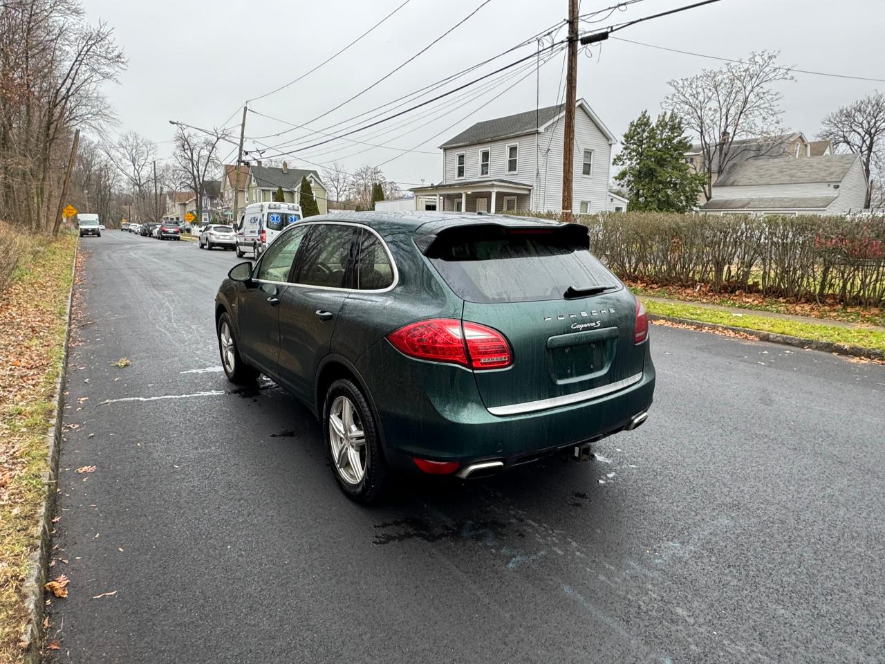 Image 3 of 2011 PORSCHE CAYENNE S HYBRID 2011 with VIN WP1AE2A23BLA92237